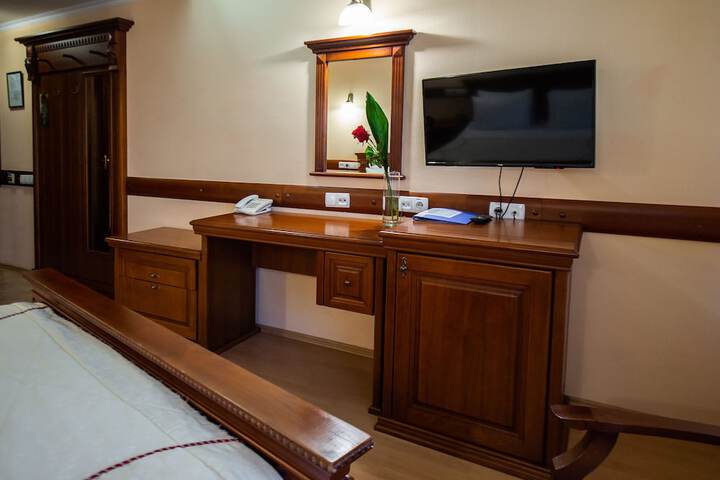 Room 12 of 46