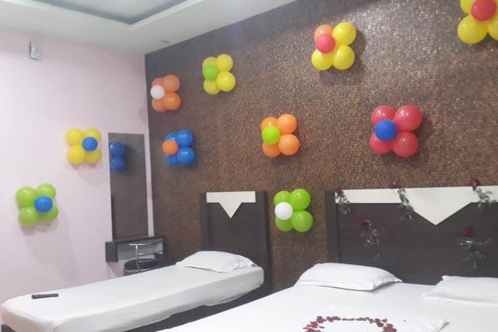 Room 11 of 15