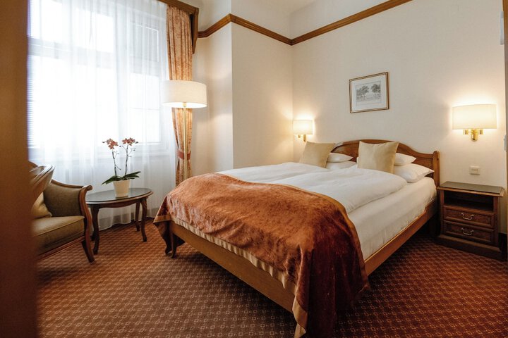 Room 34 of 60