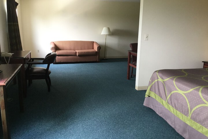 1 King Bed (1 of 5)