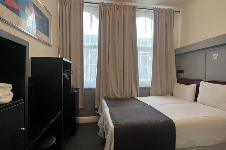 Room 90 of 127