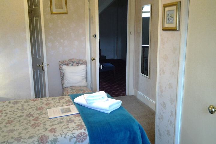 Room 18 of 37