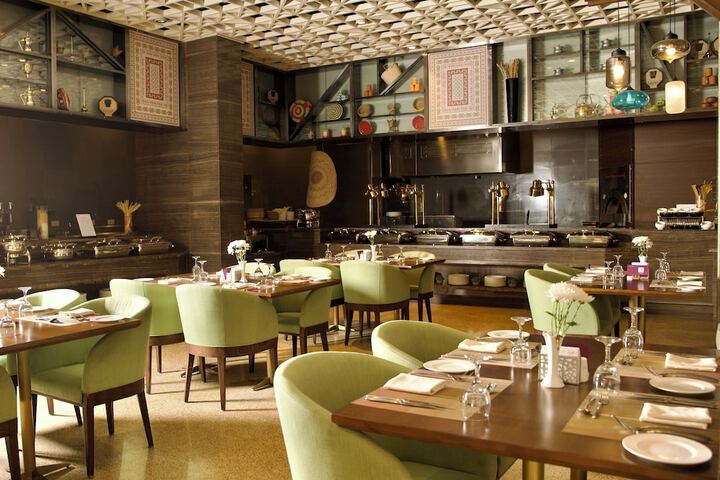 Dining 70 of 82