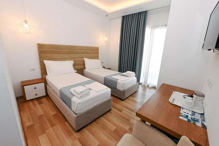 Room 4 of 71