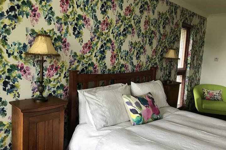 Room 11 of 13