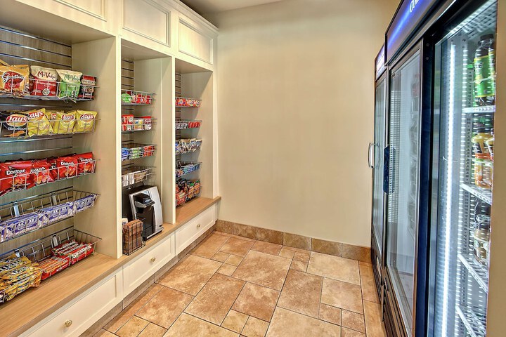 Snack bar