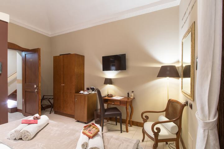 Room 7 of 41