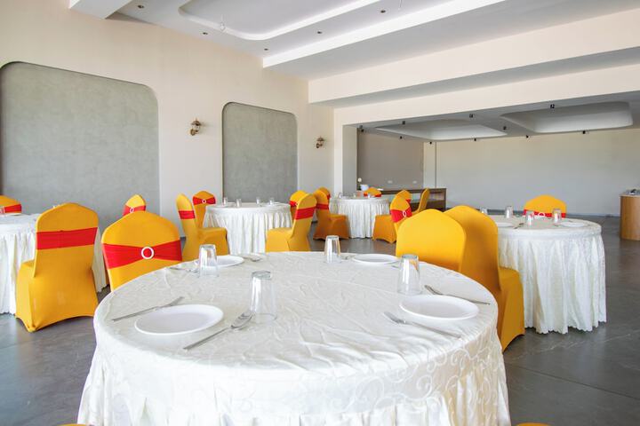 Ballroom/Hall 41 of 45