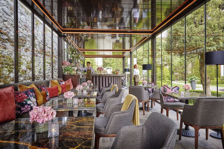 Lounge 54 of 60