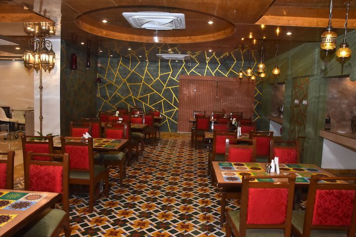 Dining 43 of 56
