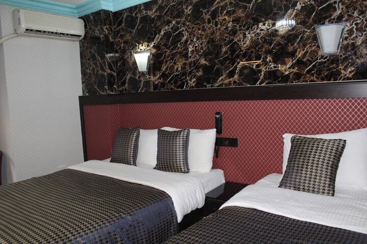 Room 19 of 33