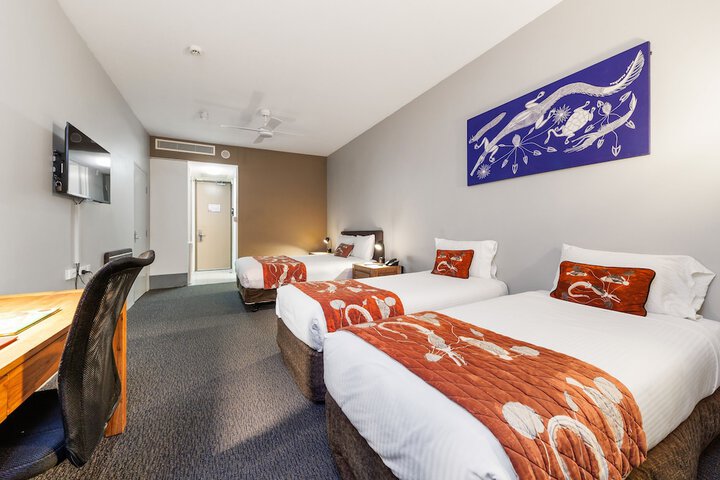 Room 4 of 66