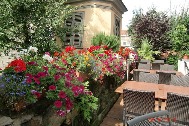 Terrace/Patio 132 of 136
