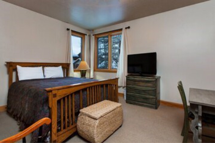 Room 32 of 36