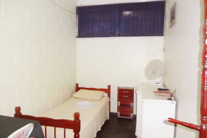 Room 8 of 32