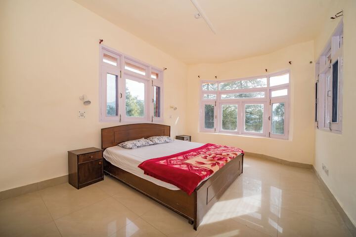 Room 8 of 19