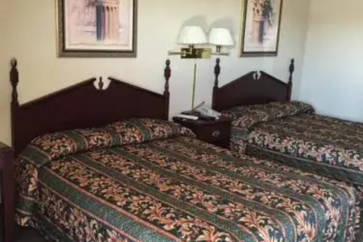 Room 2 of 5