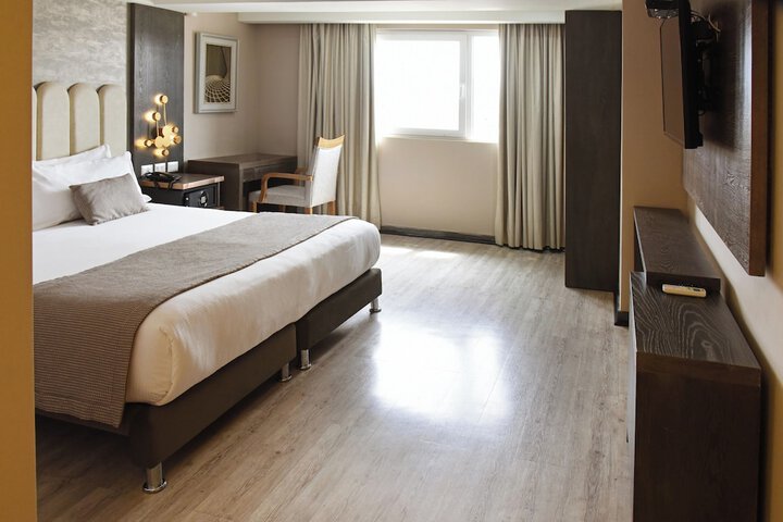 Room 8 of 41