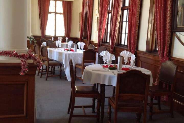 Dining 20 of 44