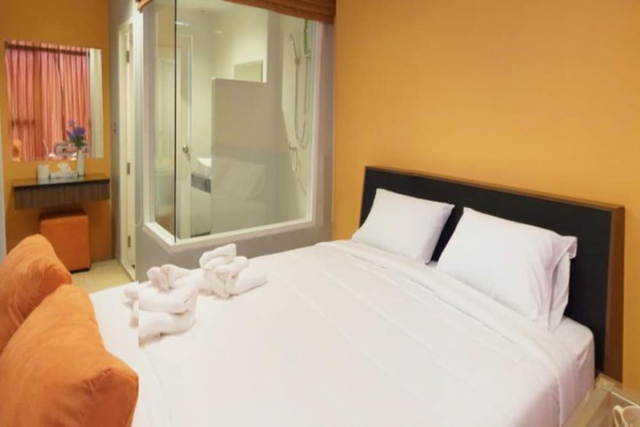 Room 2 of 20