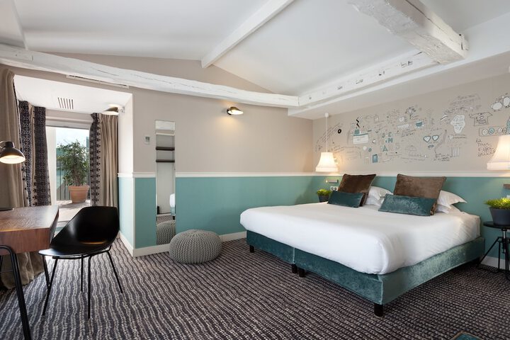 Room 13 of 40