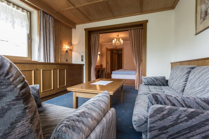 Room 14 of 37