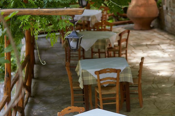 Dining 73 of 131