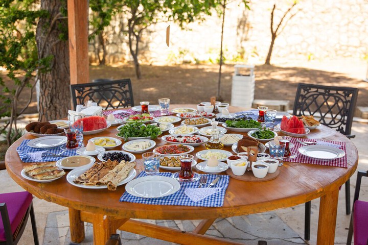Dining 102 of 139