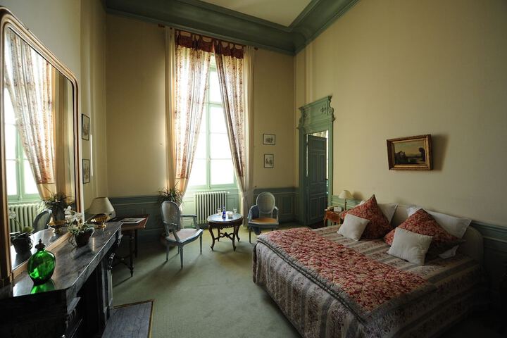 Room 9 of 31