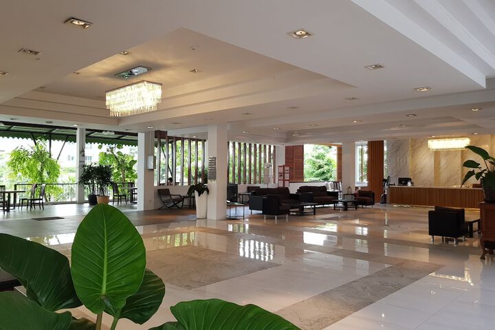 Guest Lobby