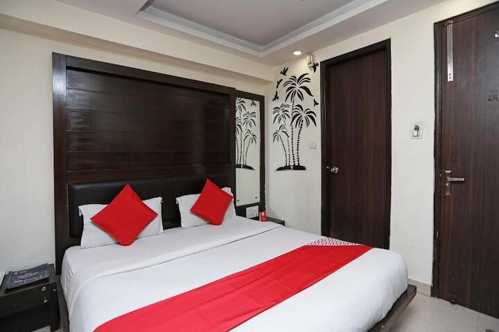Room 21 of 32