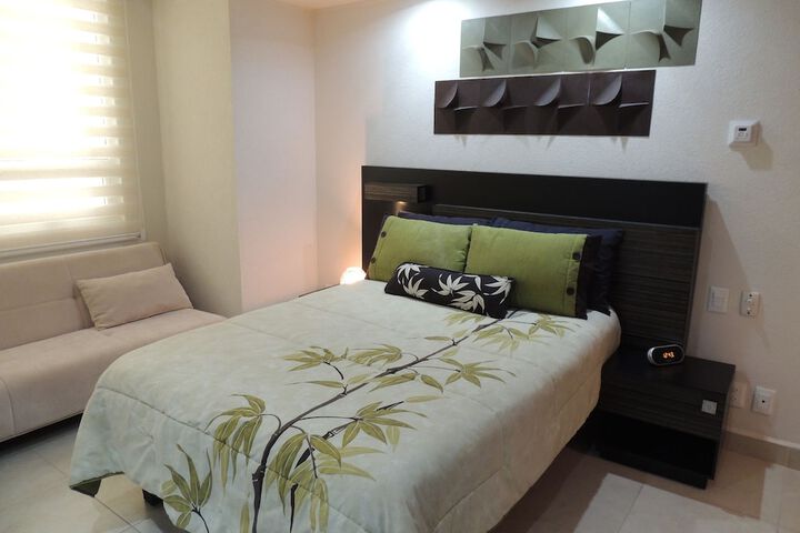 Room 2 of 4