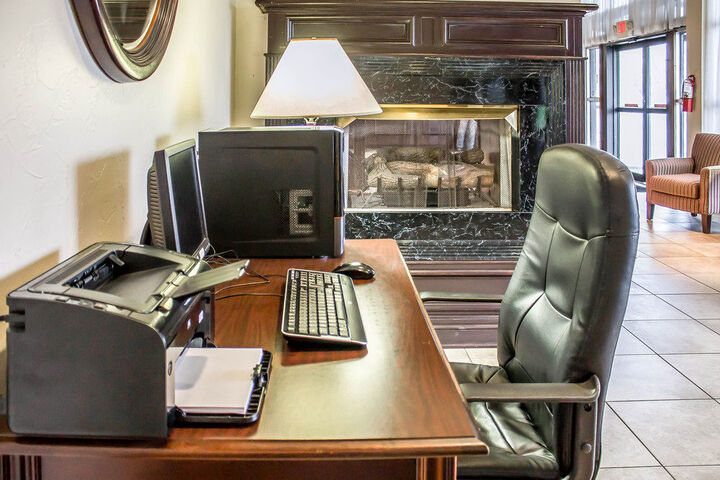 Business Center 15 of 23
