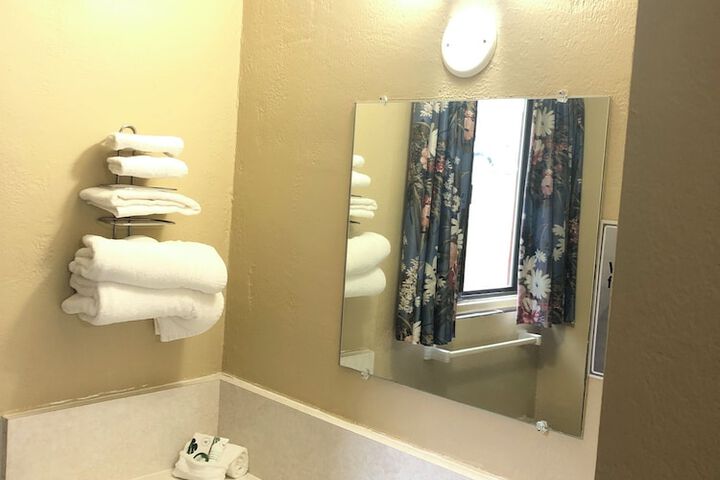 1 King Bed (1 of 5)