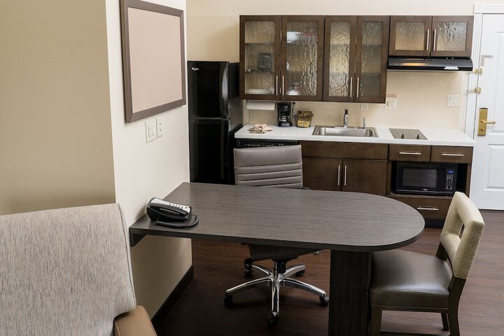 2 Queen Beds Studio Suite (1 of 16)