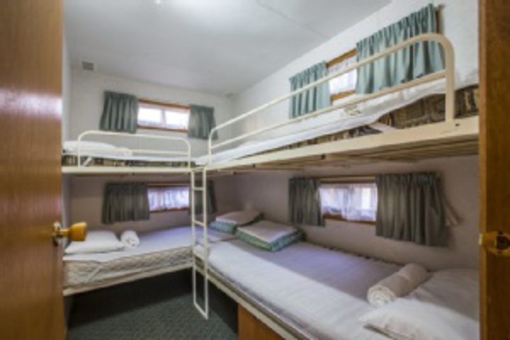 Room 596 of 876