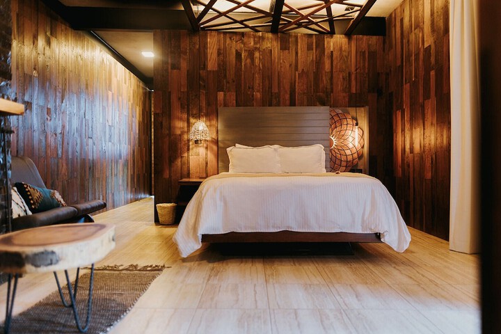 Room 19 of 250
