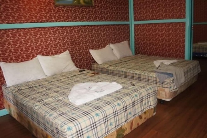 Room 8 of 20