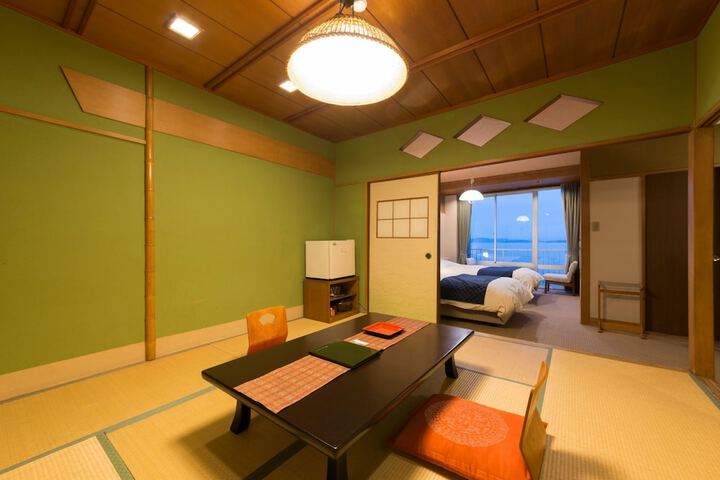 Room 28 of 80