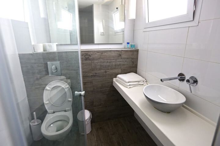 Room 7 of 20