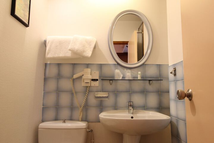 Room 15 of 45