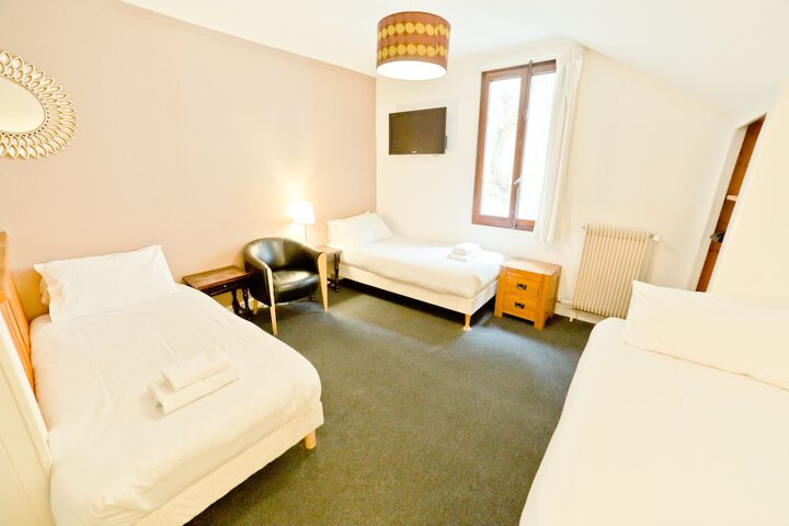 Room 3 of 33