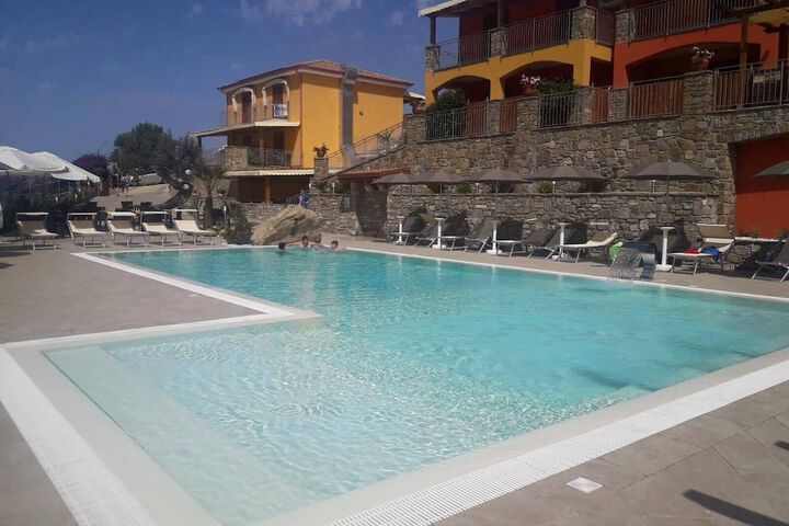 Pool 30 of 48