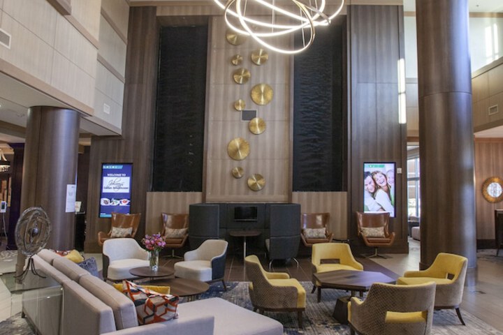 Lobby lounge