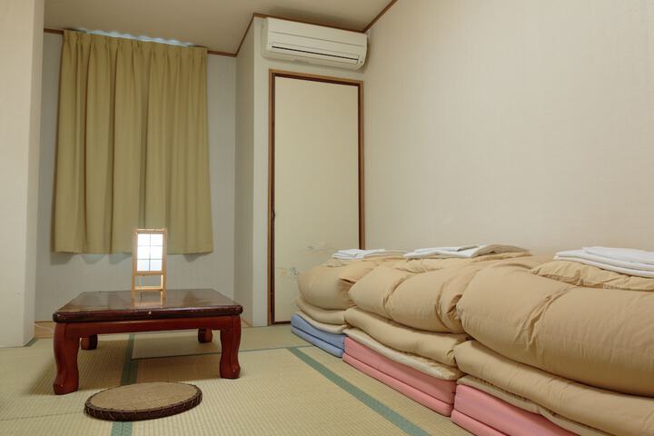 Room 27 of 84