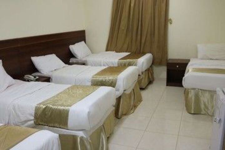 Room 10 of 20