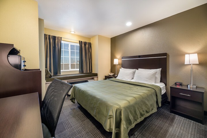 Room 7 of 40