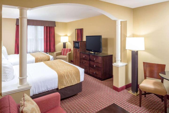 2 Queen Beds (1 of 7)