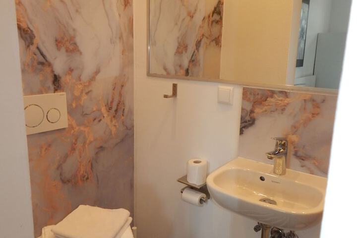 Room 7 of 11