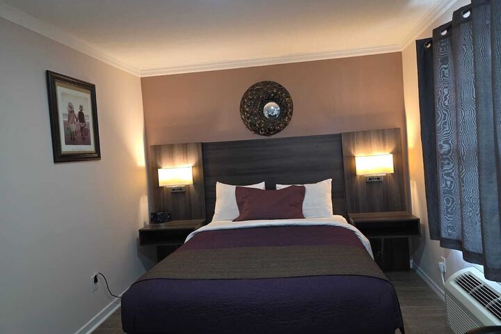Room 8 of 32